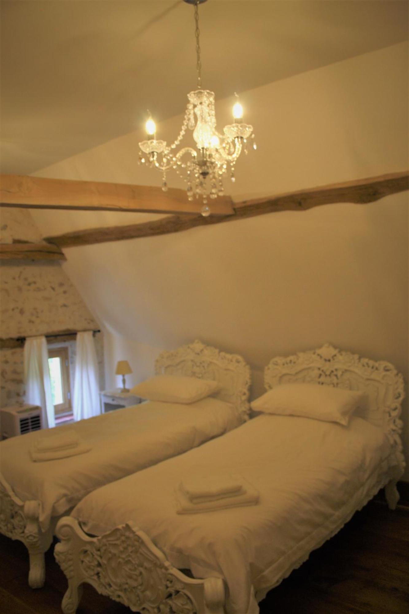 Manoir De La Basse-Cour Bed & Breakfast Asnieres-sur-Vegre Exterior photo